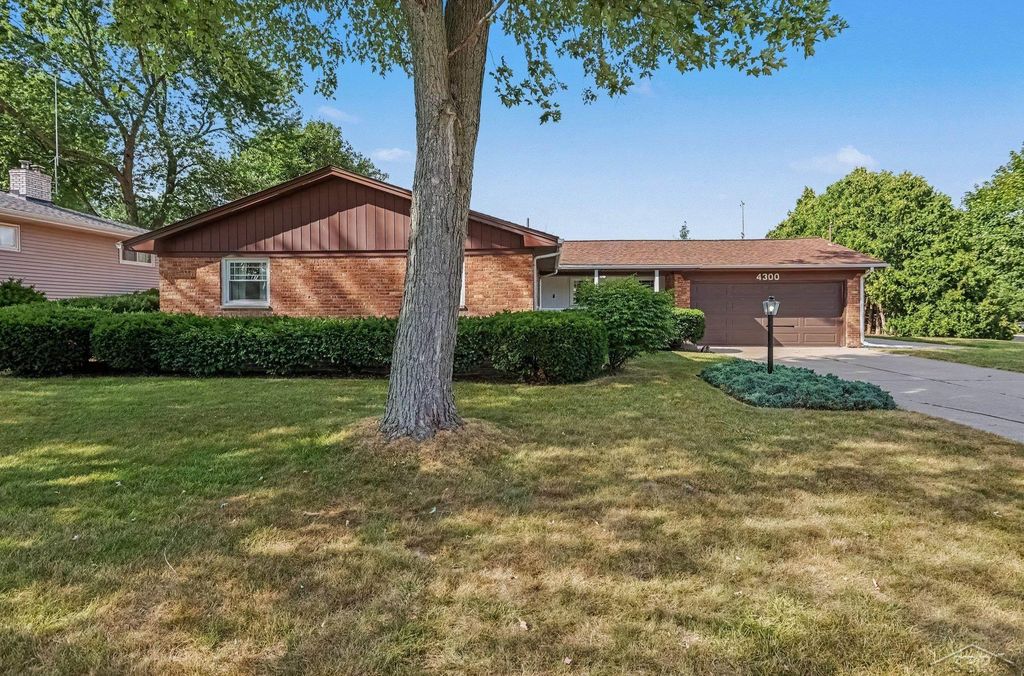 4300 Clement Drive, Saginaw Twp, MI 48603