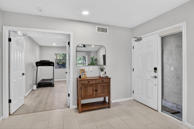 5530 Coach House Circle A, Boca Raton, FL 33486