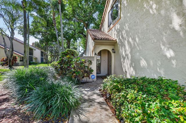 5530 Coach House Circle A, Boca Raton, FL 33486