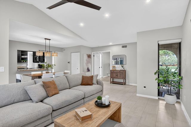 5530 Coach House Circle A, Boca Raton, FL 33486