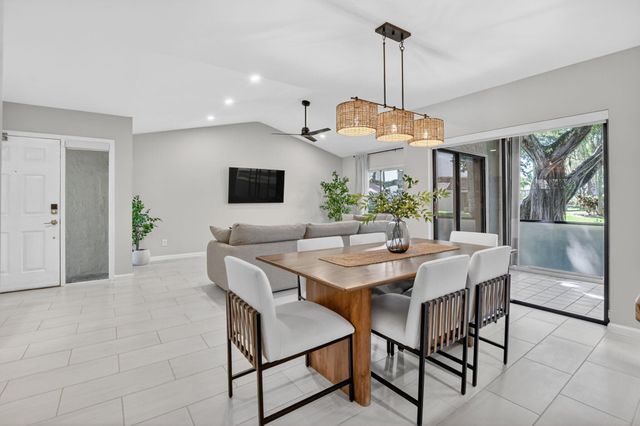 5530 Coach House Circle A, Boca Raton, FL 33486