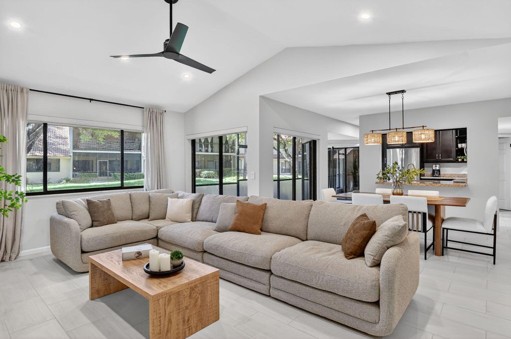 5530 Coach House Circle A, Boca Raton, FL 33486