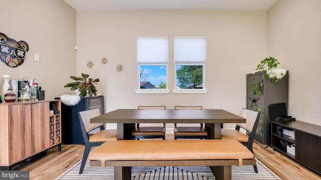 27 BITTERSWEET RD, Levittown, PA 19057
