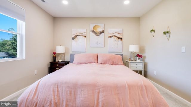 27 BITTERSWEET RD, Levittown, PA 19057