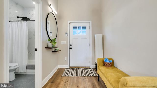 27 BITTERSWEET RD, Levittown, PA 19057