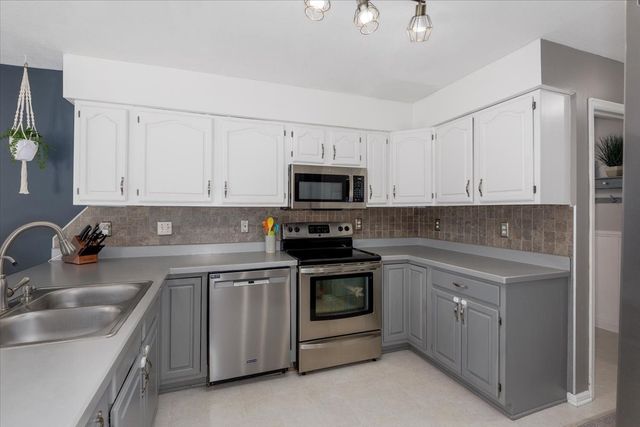 4497 88th Street 1, Urbandale, IA 50322