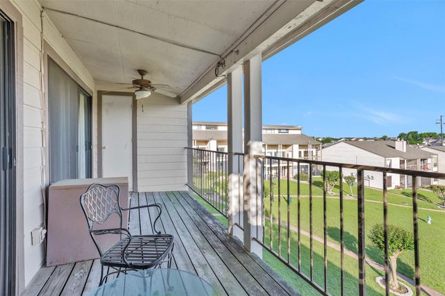 306D Lakeview Terrace Terrace 306D, Montgomery, TX 77356