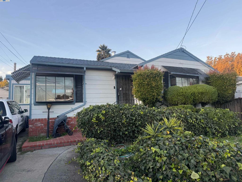 2735 Truman Ave, Oakland, CA 94605