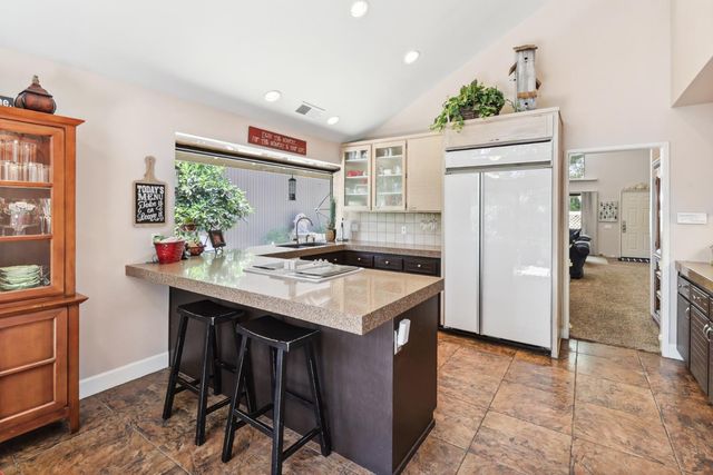 1911 Discovery Village Ln, Gold River, CA 95670