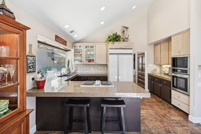 1911 Discovery Village Ln, Gold River, CA 95670