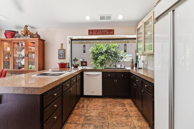 1911 Discovery Village Ln, Gold River, CA 95670