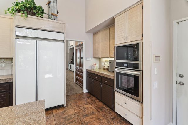 1911 Discovery Village Ln, Gold River, CA 95670