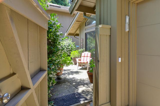 1911 Discovery Village Ln, Gold River, CA 95670