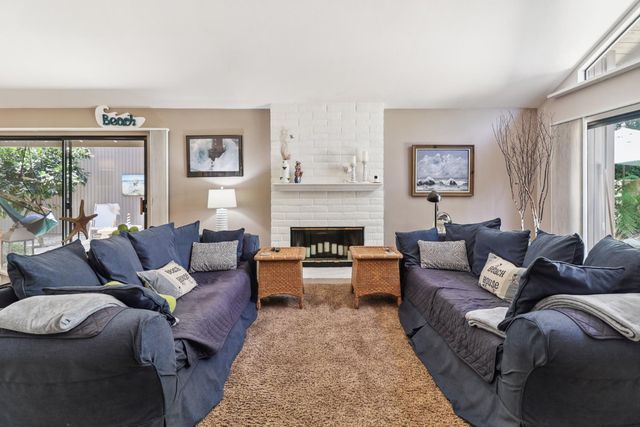 1911 Discovery Village Ln, Gold River, CA 95670