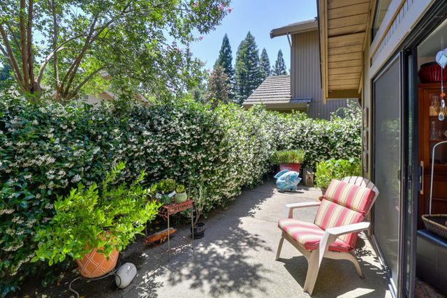 1911 Discovery Village Ln, Gold River, CA 95670