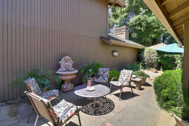 1911 Discovery Village Ln, Gold River, CA 95670