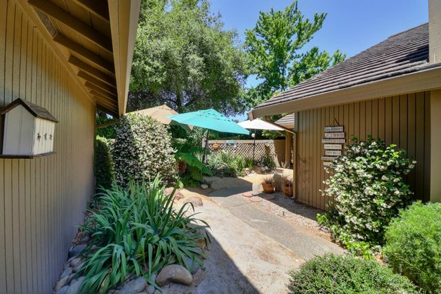 1911 Discovery Village Ln, Gold River, CA 95670