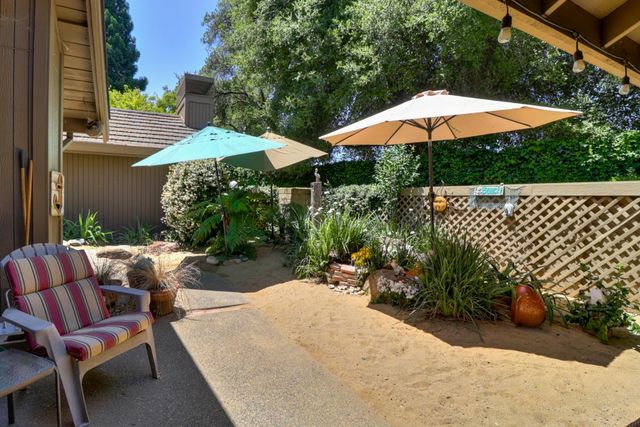 1911 Discovery Village Ln, Gold River, CA 95670