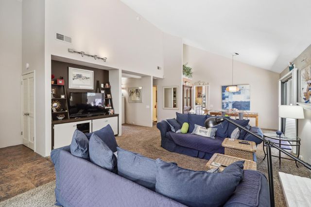 1911 Discovery Village Ln, Gold River, CA 95670