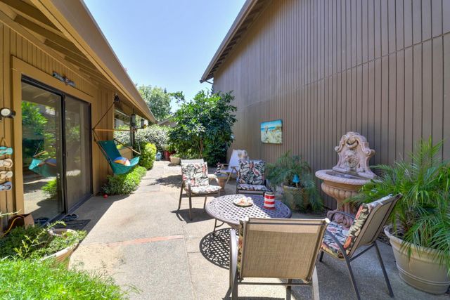 1911 Discovery Village Ln, Gold River, CA 95670