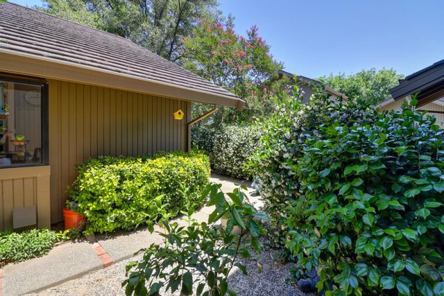 1911 Discovery Village Ln, Gold River, CA 95670