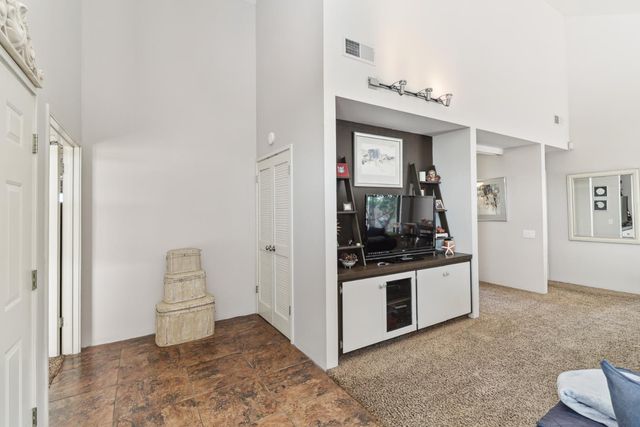 1911 Discovery Village Ln, Gold River, CA 95670