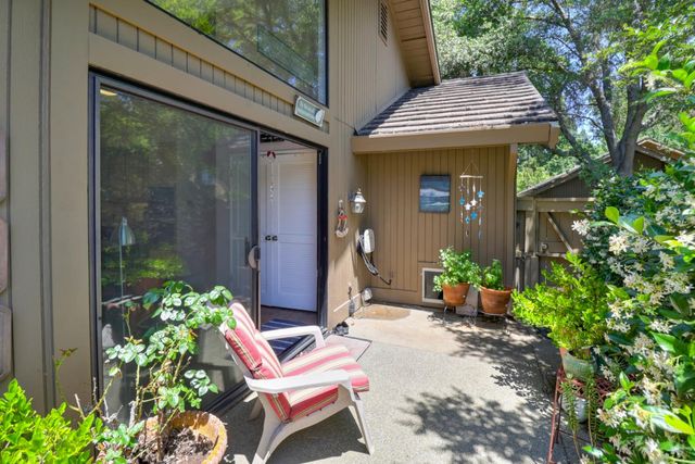 1911 Discovery Village Ln, Gold River, CA 95670