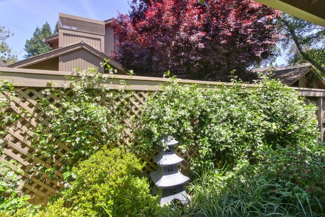 1911 Discovery Village Ln, Gold River, CA 95670