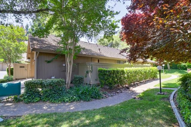 1911 Discovery Village Ln, Gold River, CA 95670