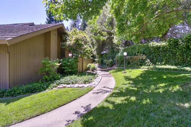 1911 Discovery Village Ln, Gold River, CA 95670