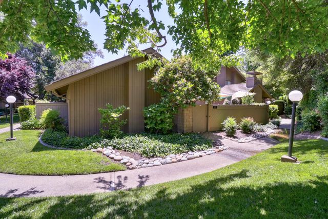 1911 Discovery Village Ln, Gold River, CA 95670