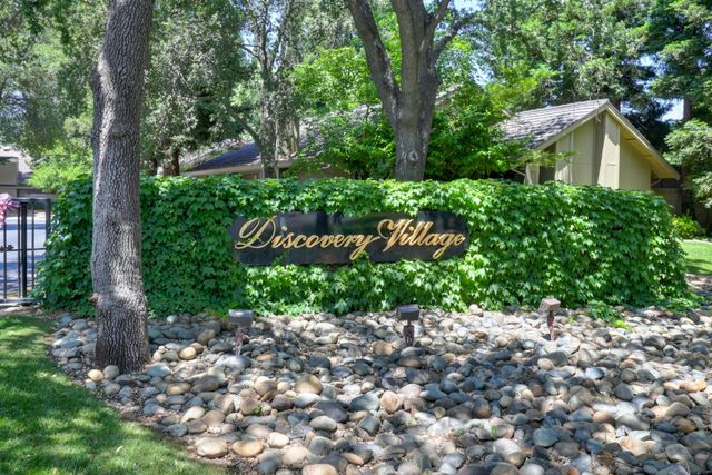 1911 Discovery Village Ln, Gold River, CA 95670