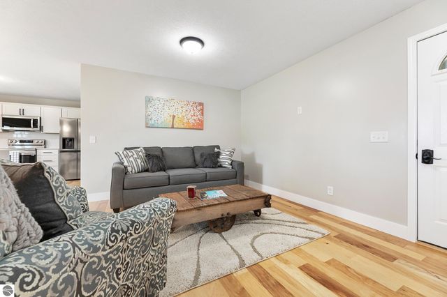 12305 S Lincoln Hollow Court, Cedar, MI 49621