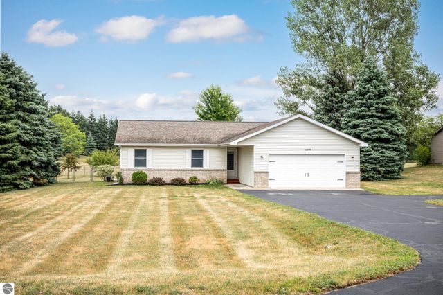 12305 S Lincoln Hollow Court, Cedar, MI 49621