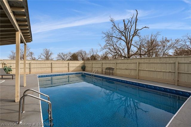 107 Briarwood, Pocola, OK 74902