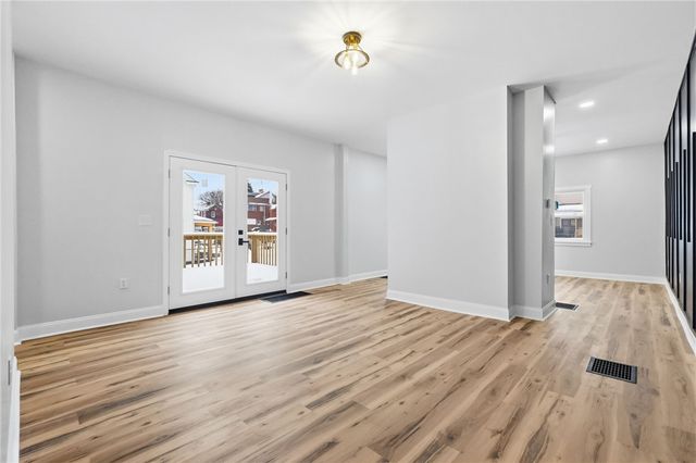 141 W 15th Ave, Homestead, PA 15120