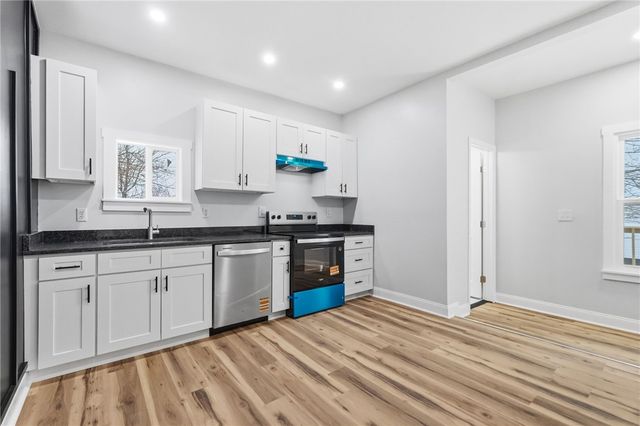 141 W 15th Ave, Homestead, PA 15120