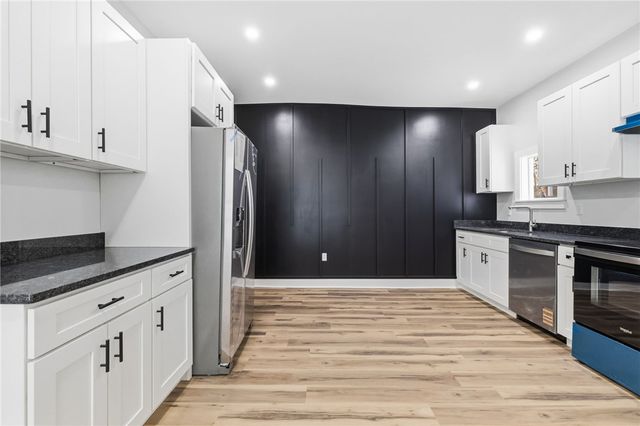 141 W 15th Ave, Homestead, PA 15120