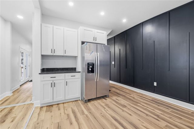 141 W 15th Ave, Homestead, PA 15120