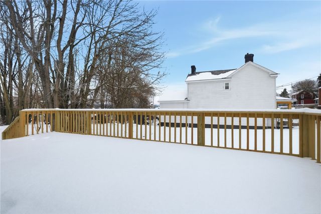 141 W 15th Ave, Homestead, PA 15120