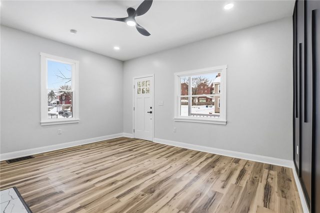 141 W 15th Ave, Homestead, PA 15120