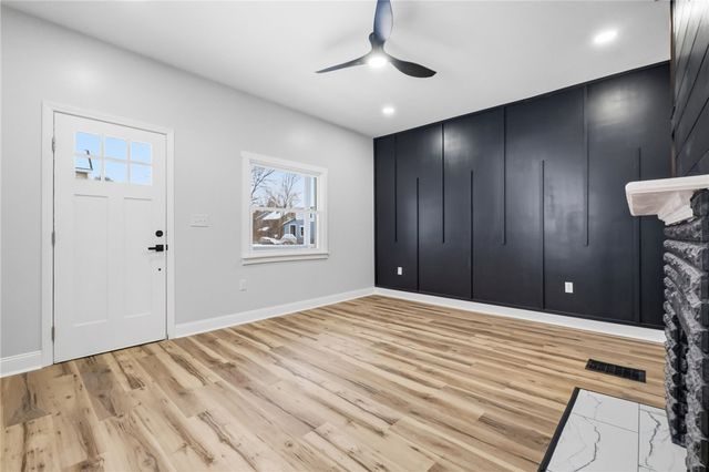 141 W 15th Ave, Homestead, PA 15120