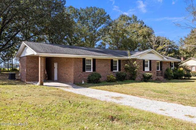 3718 Thorne Drive, Farmville, NC 27828