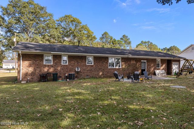 3718 Thorne Drive, Farmville, NC 27828