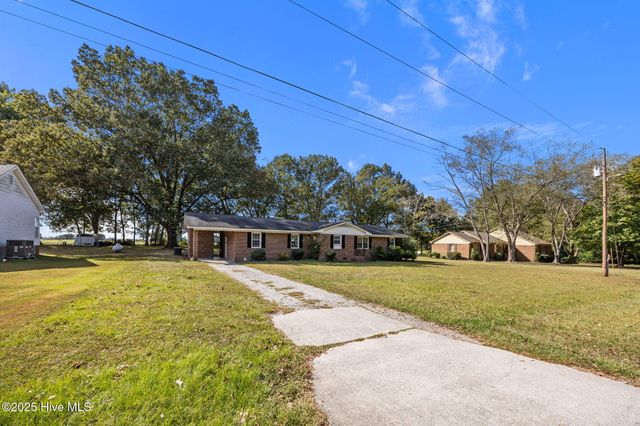 3718 Thorne Drive, Farmville, NC 27828