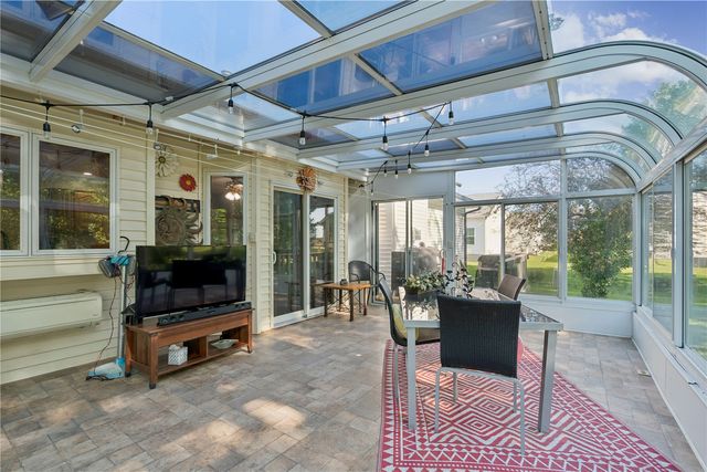 402 Windsor Drive, Solon, IA 52333