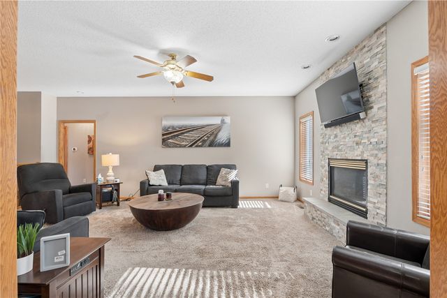 402 Windsor Drive, Solon, IA 52333