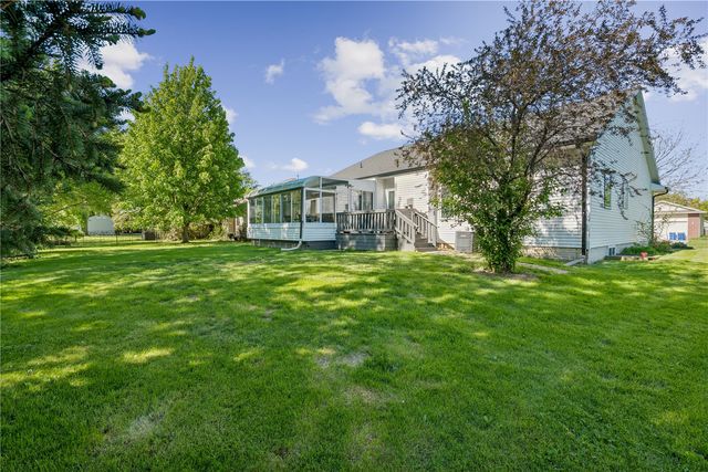 402 Windsor Drive, Solon, IA 52333