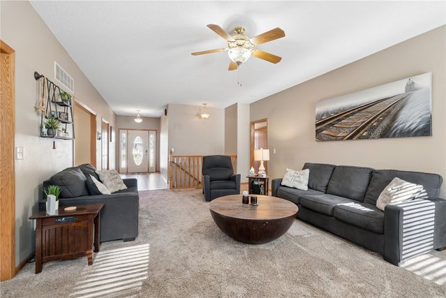 402 Windsor Drive, Solon, IA 52333