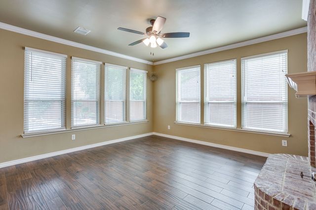4917 Dougal Avenue, Fort Worth, TX 76137